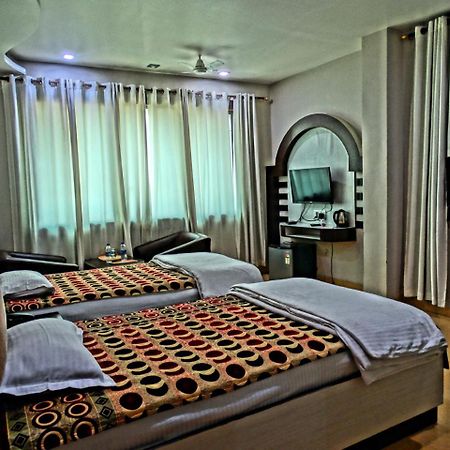 Hotel Garv Residencia Гая Екстериор снимка