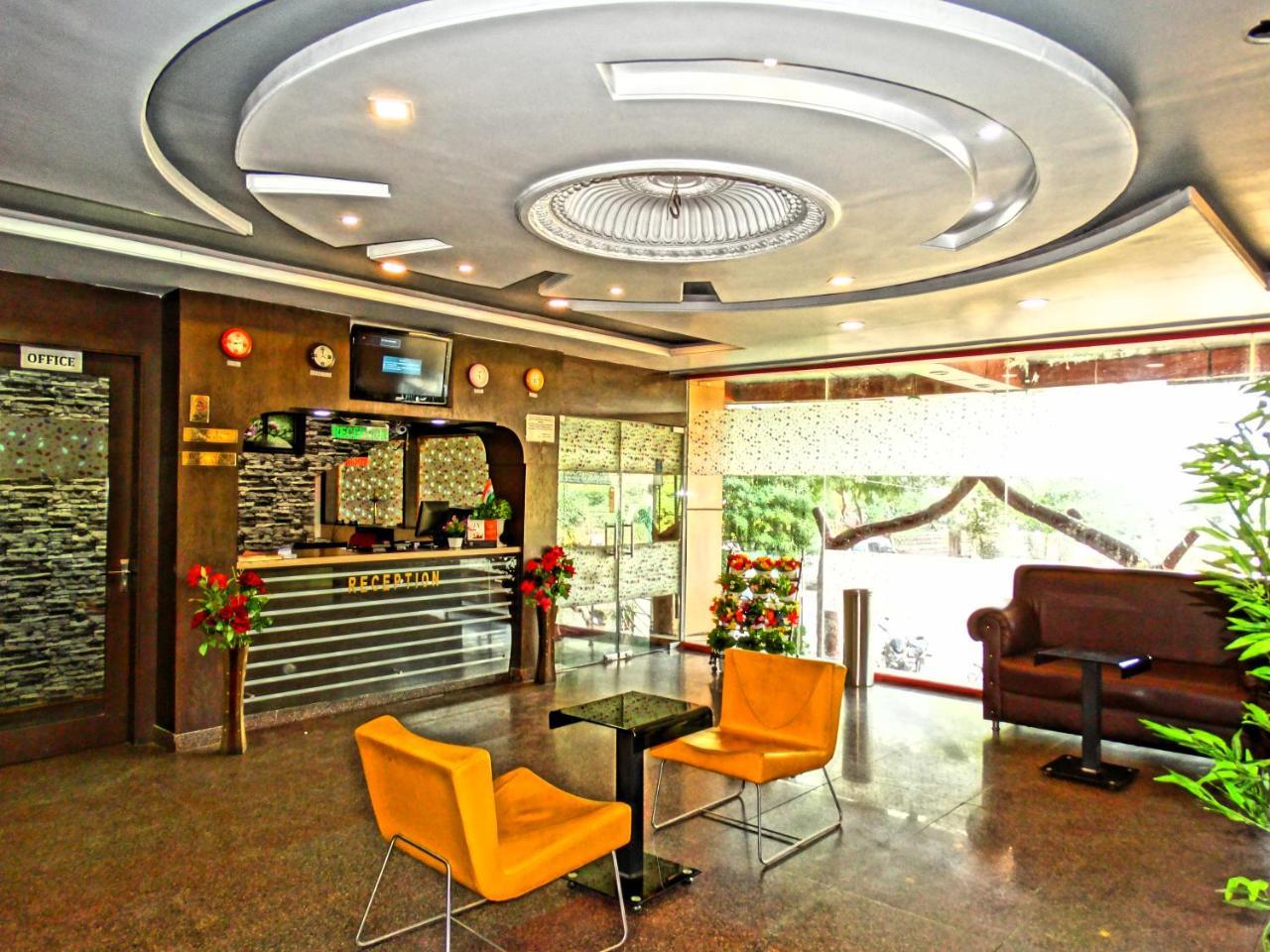 Hotel Garv Residencia Гая Екстериор снимка